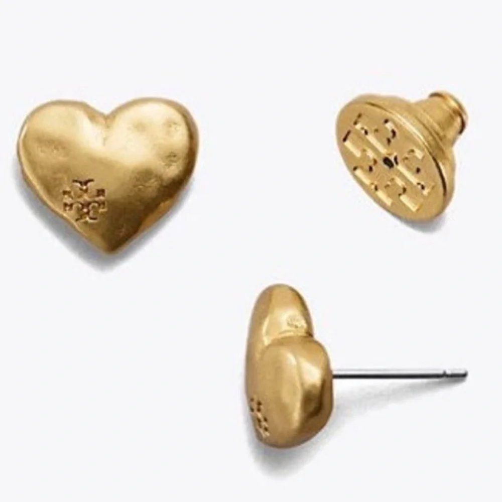 Designers Brands For Customers That Love To Wear Casual and Elegant Accessories;